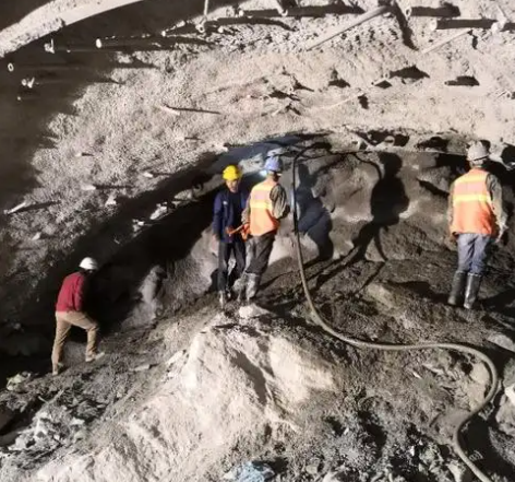 安庆拱顶带模注浆料的施工流程及注意事项